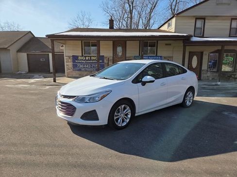 Used 2019 Chevrolet Cruze LS w/ LS Convenience Package FWD image 2