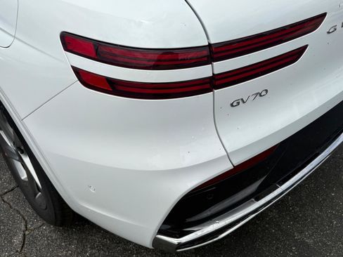 New 2026 Genesis GV70 2.5T Advanced AWD/4WD image 12