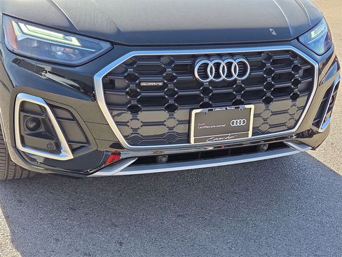 Certified 2024 Audi Q5 2.0T Premium w/ Convenience Package image 10