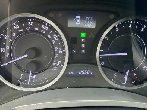 Used 2012 Lexus IS 250C w/ Luxury Pkg RWD image 28
