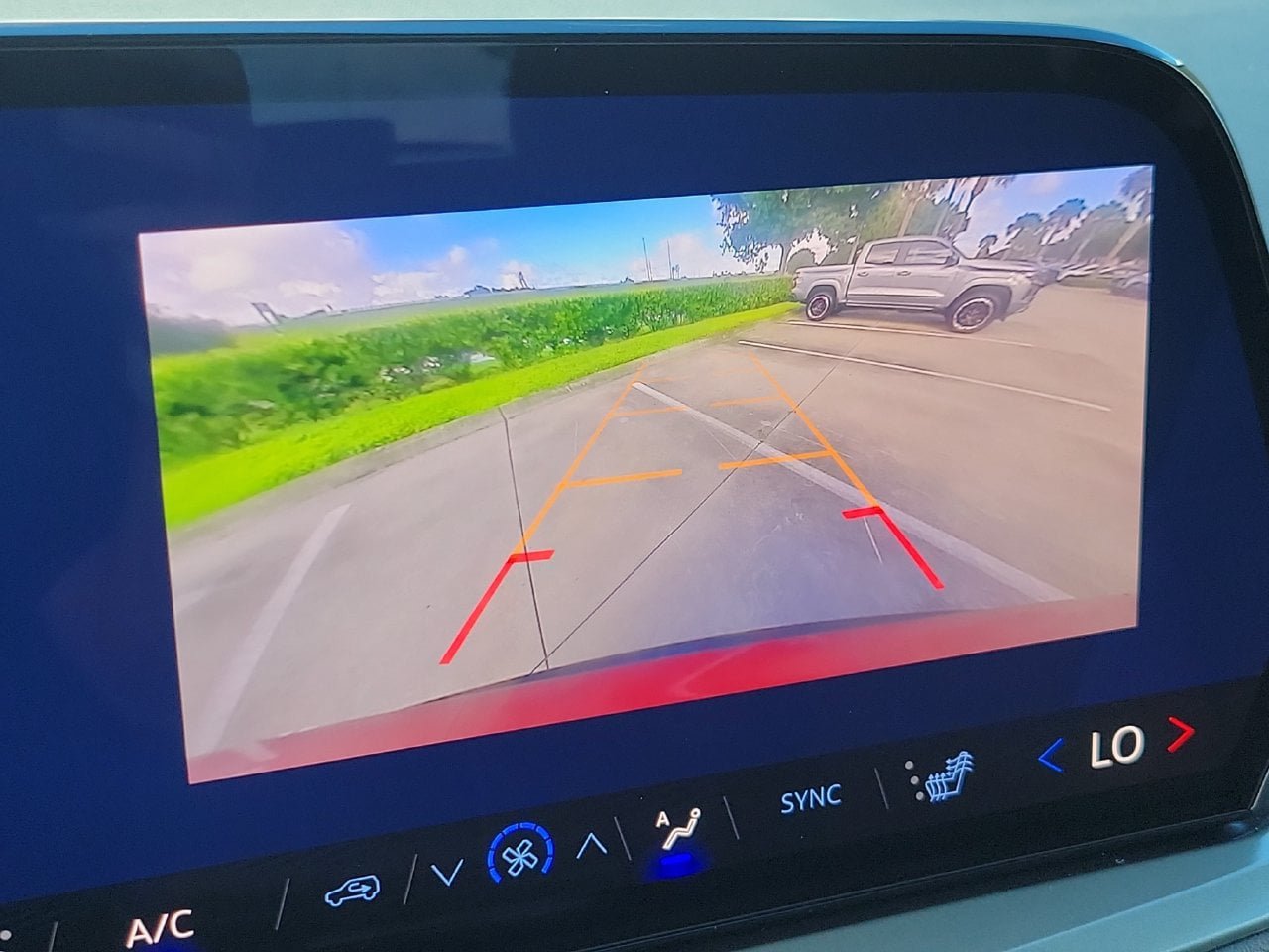 Certified 2026 Chevrolet Traverse LT FWD image 25