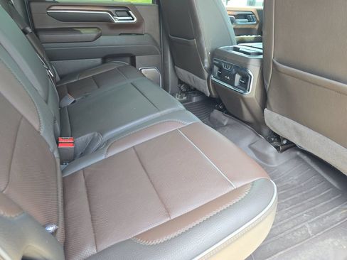 Used 2024 GMC Sierra 2500 Denali w/ Denali Reserve Package AWD/4WD image 11