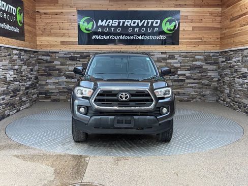 Used 2017 Toyota Tacoma SR5 w/ Tow Package AWD/4WD image 3