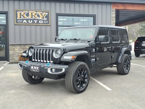 Used 2023 Jeep Wrangler Unlimited Sahara w/ Cold Weather Group image 1