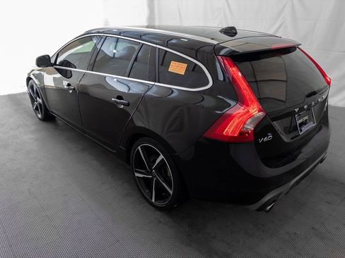 Used 2016 Volvo V60 T6 R-Design Platinum w/ Climate Package image 5