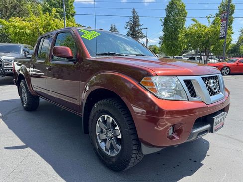 Used 2016 Nissan Frontier PRO-4X AWD/4WD image 6