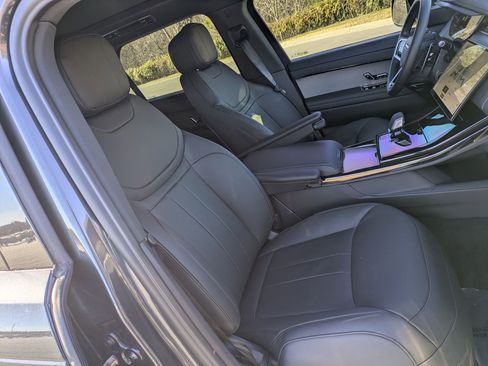 Certified 2025 Land Rover Range Rover Sport SE image 30