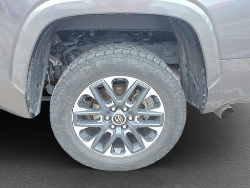 Used 2022 Toyota Tundra Limited w/ Power Package AWD/4WD image 5