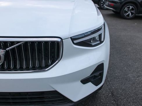 Used 2025 Volvo XC40 B5 Plus image 43