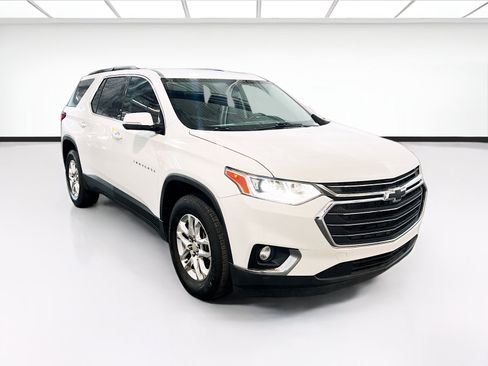 Used 2020 Chevrolet Traverse LT FWD image 3
