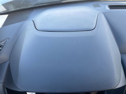 Used 2025 Nissan Rogue SV image 36