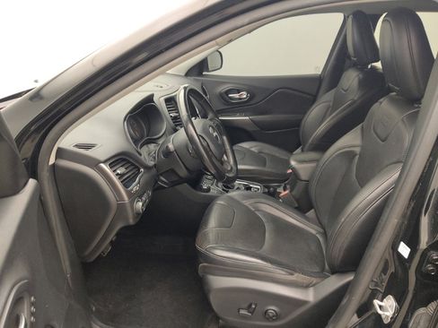 Used 2020 Jeep Cherokee Limited image 17