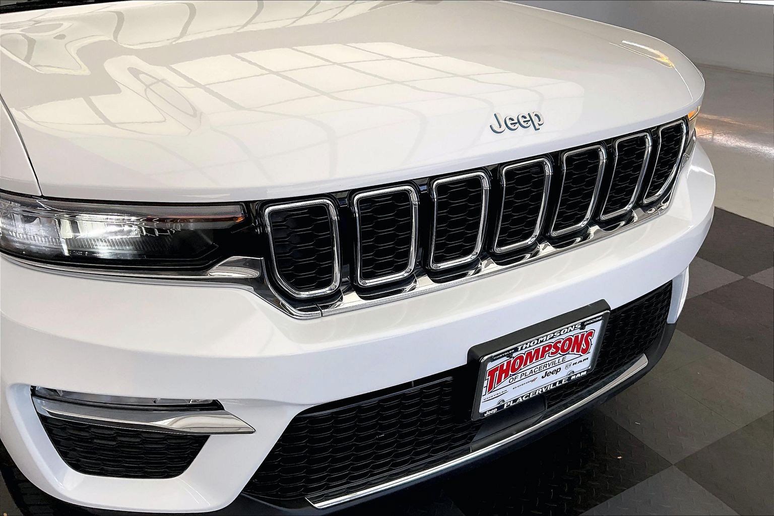 Used 2024 Jeep Grand Cherokee Limited 4xe AWD/4WD image 30