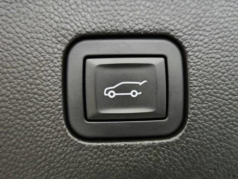 Used 2020 Buick Enclave Essence FWD image 32