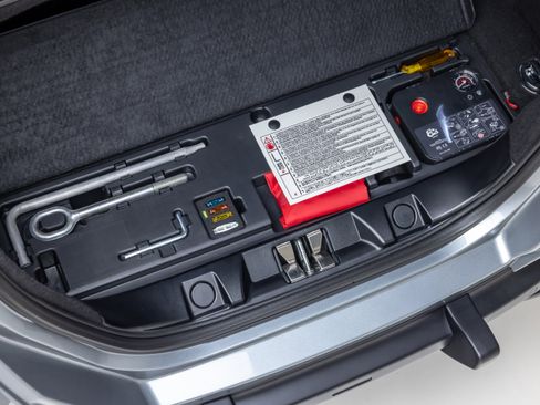 Used 2023 Ferrari Roma RWD image 16