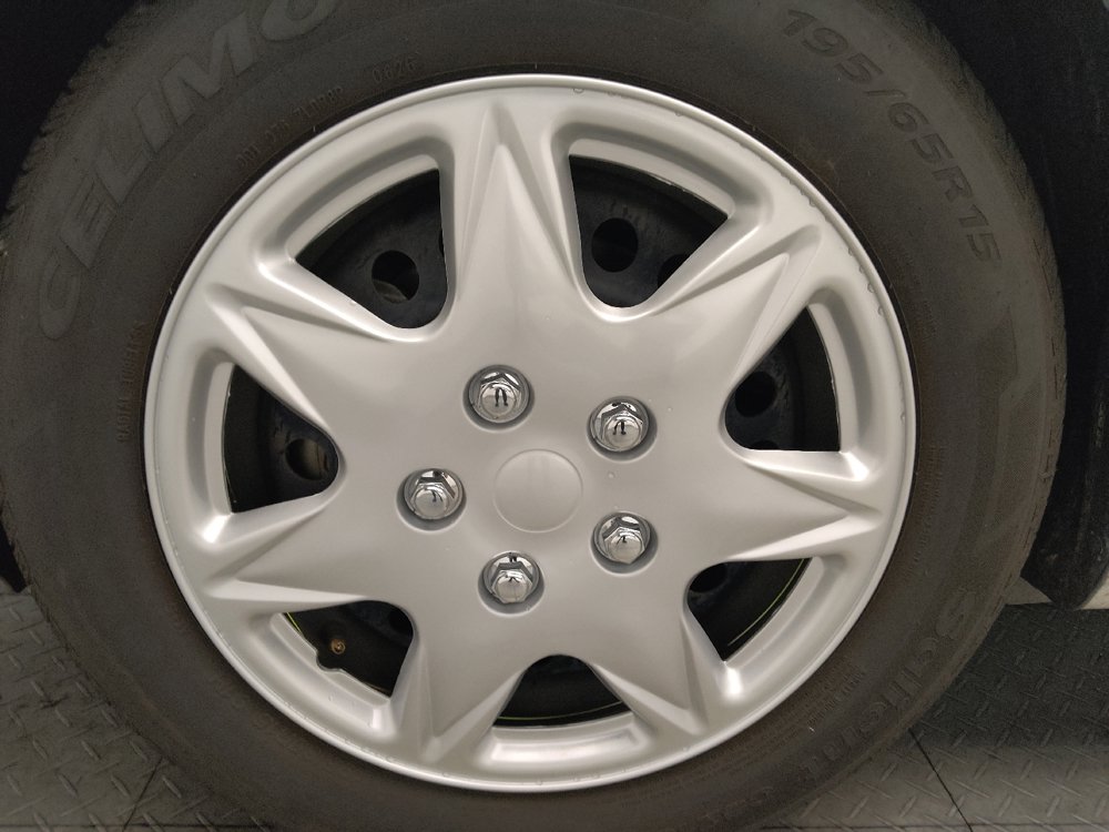 Used 2025 Nissan Versa S FWD image 31