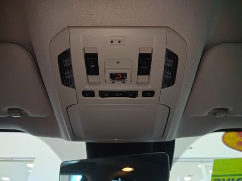 Used 2022 Toyota Highlander Platinum image 36