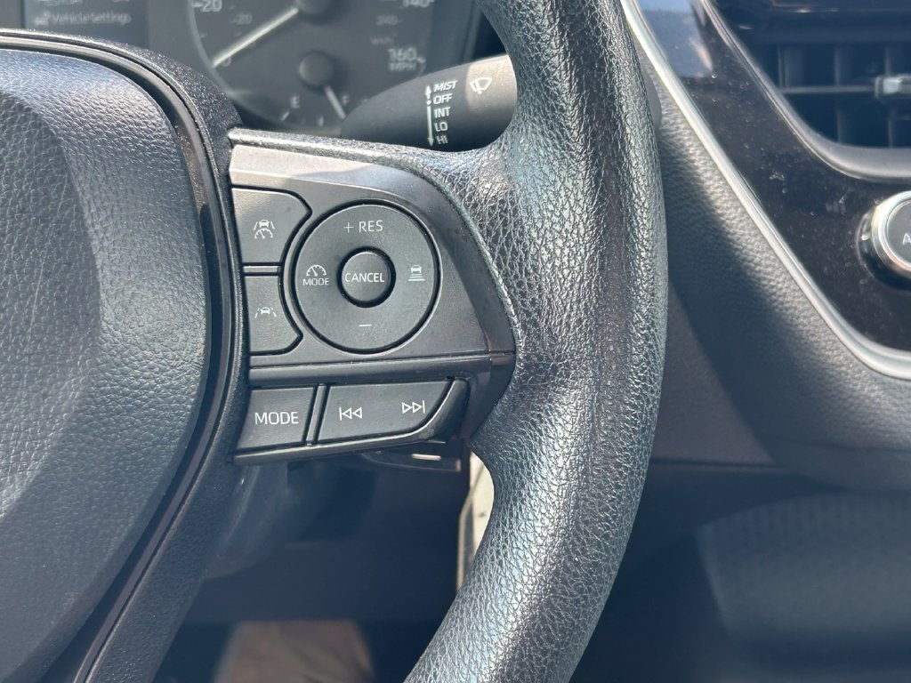 Certified 2025 Toyota Corolla LE FWD image 33