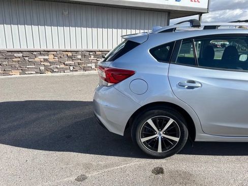 Used 2019 Subaru Impreza 2.0i Premium AWD/4WD image 17