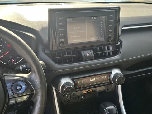 Used 2019 Toyota RAV4 XLE AWD/4WD image 22
