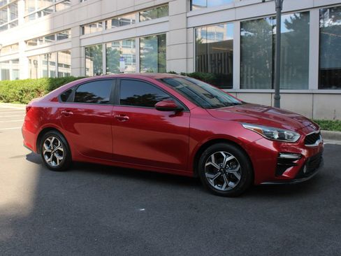 Used 2020 Kia Forte LXS FWD image 2