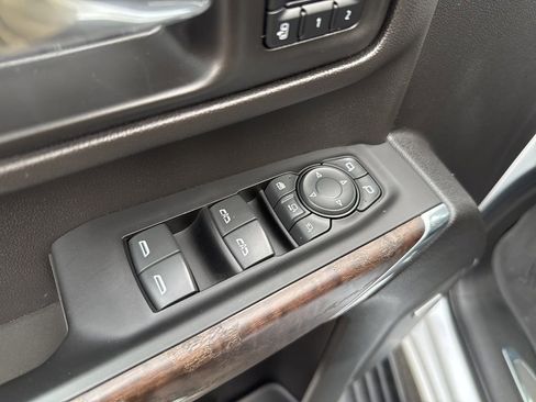 Used 2023 GMC Sierra 3500 Denali image 26