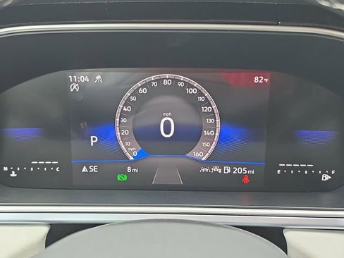 Used 2025 Volkswagen Taos SE AWD/4WD image 18