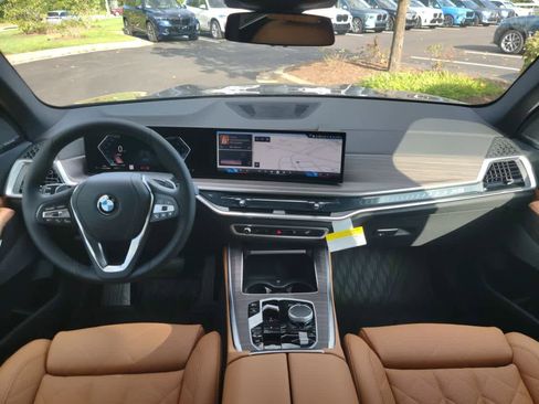 Used 2026 BMW X5 xDrive40i w/ Climate Comfort Package image 25