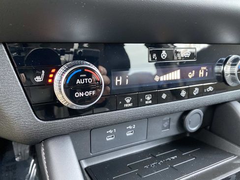 New 2026 Mitsubishi Outlander SE image 15