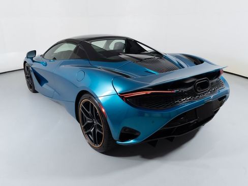 Used 2024 McLaren 750S Spider image 12