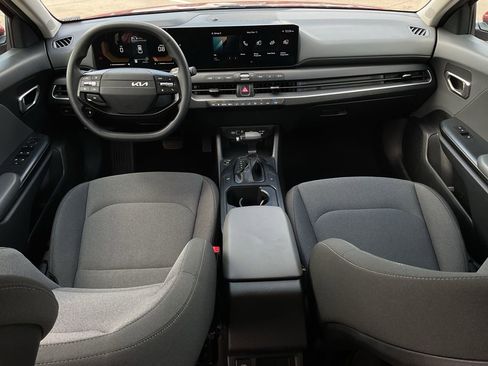 Used 2025 Kia K4 LXS image 19