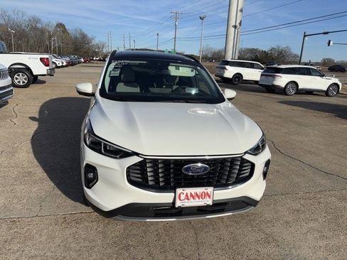 Certified 2023 Ford Escape Platinum w/ Premium Technology Package image 4