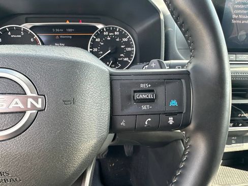Used 2025 Nissan Rogue SV FWD image 19
