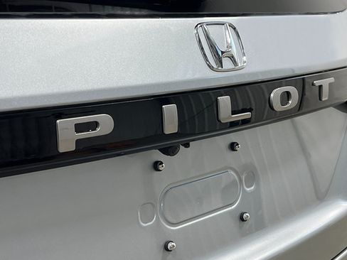 New 2026 Honda Pilot Elite image 9