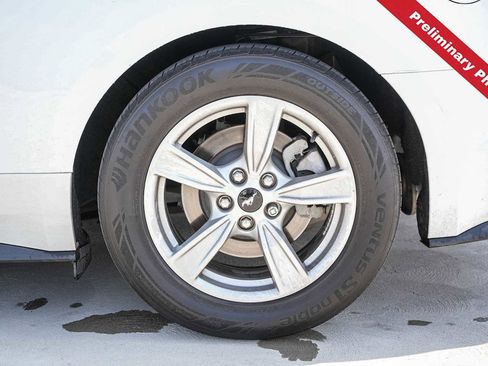 Used 2022 Ford Mustang Convertible RWD image 11