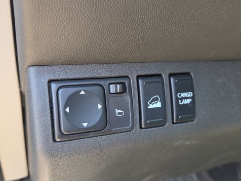 Used 2018 Nissan Frontier SV w/ Value Truck Package AWD/4WD image 17