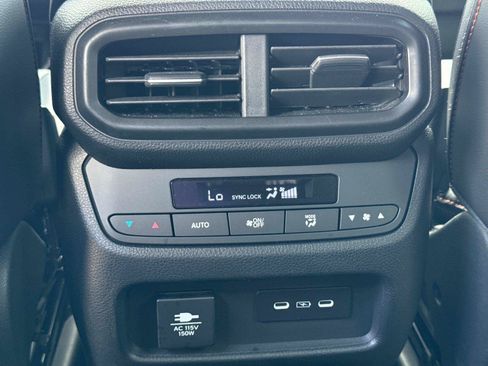 Certified 2025 Honda Pilot TrailSport image 17