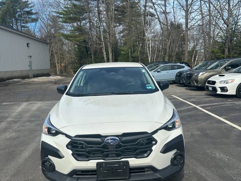 Used 2024 Subaru Crosstrek 2.0i image 2