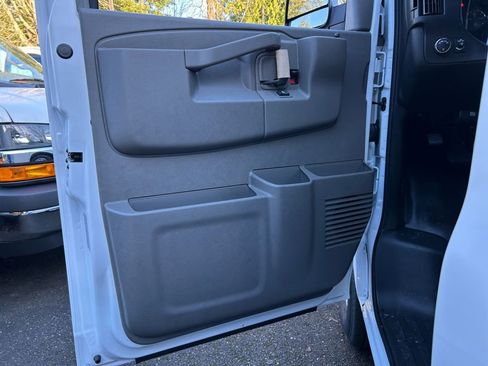 New 2025 GMC Savana 2500 w/ Driver Convenience Package image 19
