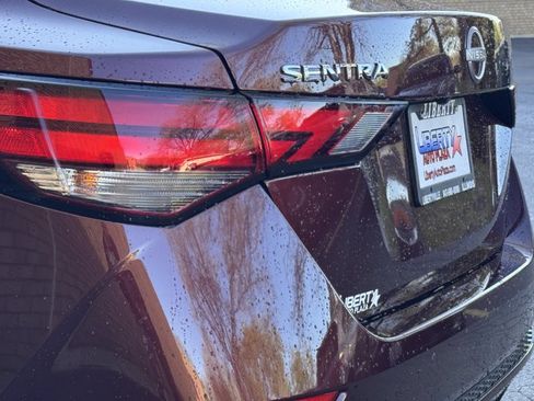 New 2025 Nissan Sentra SV w/ Trunk Package FWD image 17
