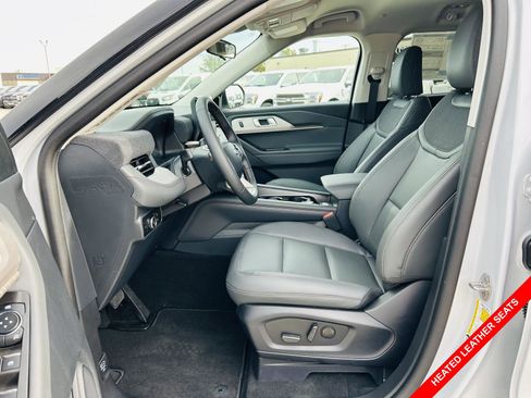 New 2026 Ford Explorer Active w/ Active Comfort Package image 3