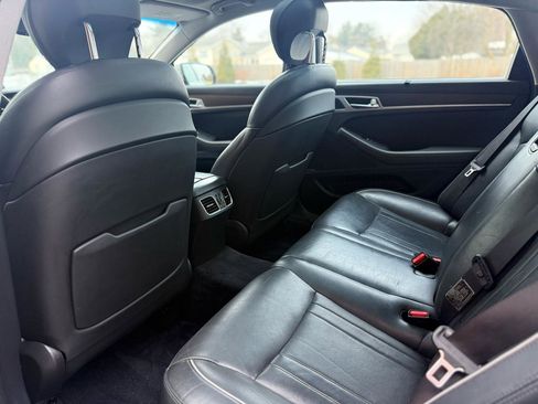 Used 2015 Hyundai Genesis 3.8 w/ Option Group 04 image 27