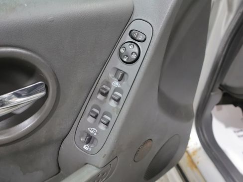 Used 2004 Pontiac Grand Prix GT2 w/ GT Sport Appearance Package FWD image 14