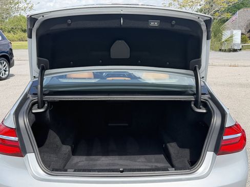 Used 2017 BMW 750i image 11
