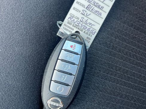 Used 2024 Nissan Altima 2.5 SV FWD image 33