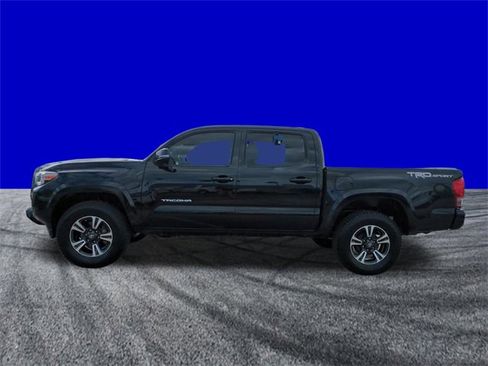 Used 2017 Toyota Tacoma TRD Sport w/ Premium & Technology Package image 7