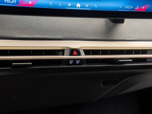 New 2026 BMW iX xDrive45 image 27