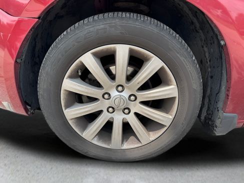 Used 2011 Chrysler 200 Touring FWD image 27