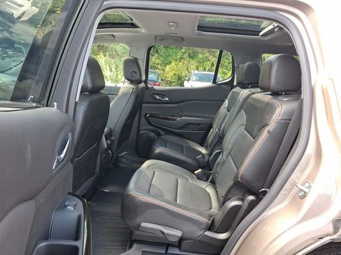 Used 2023 GMC Acadia AT4 w/ Technology Package AWD/4WD image 10