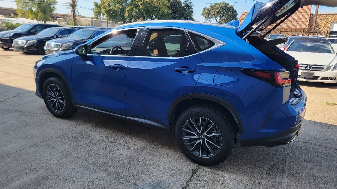 Used 2025 Lexus NX 250 FWD w/ Accessory Package (2T) image 17
